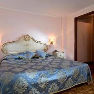 Chambre Annexée Lit King-Size